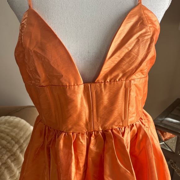 Runaway the Label Astrid Mini Dress Lg - Picture 5 of 9